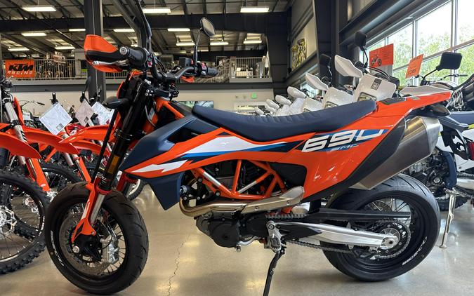 2024 KTM 690 SMC R