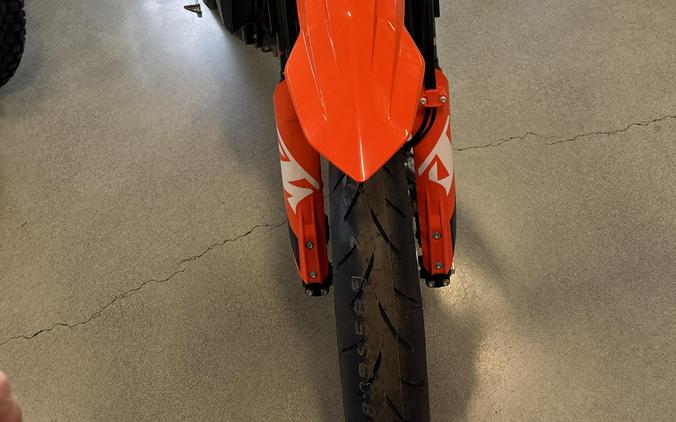 2024 KTM 690 SMC R