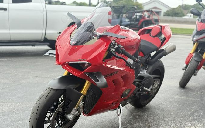 2023 Ducati Panigale V4 S Ducati Red - 05339C