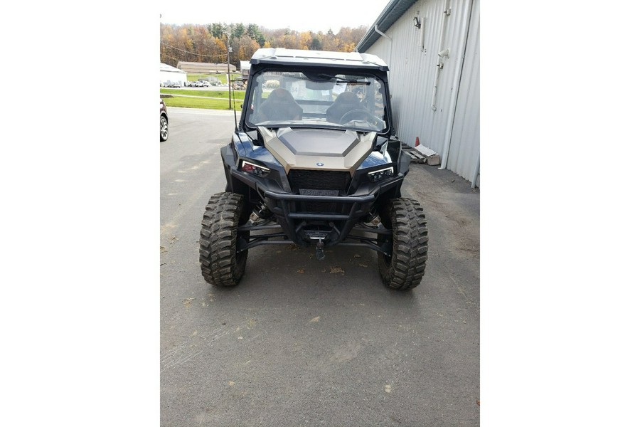 2022 Polaris Industries GENERAL XP 1000 Deluxe Black Crystal