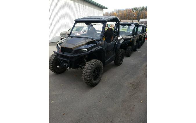 2022 Polaris Industries GENERAL XP 1000 Deluxe Black Crystal