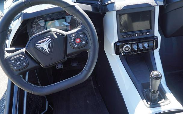 2026 Polaris Slingshot® R Manual