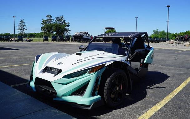 2026 Polaris Slingshot® R Manual