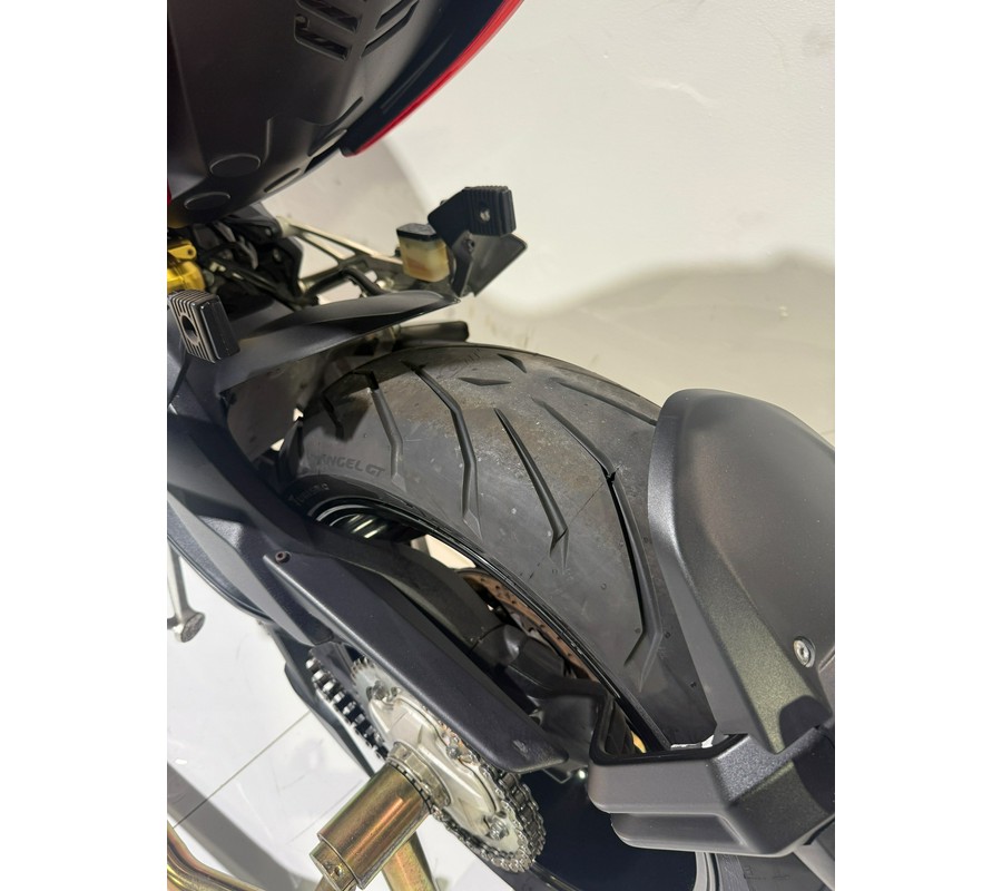 2015 MV Agusta Stradale 800