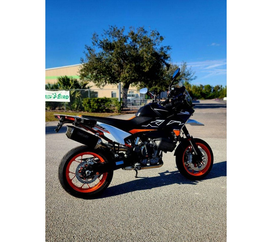 2024 KTM 890 SMT