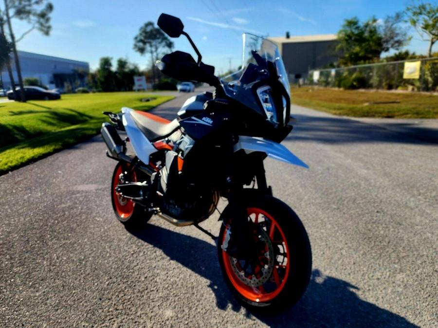 2024 KTM 890 SMT