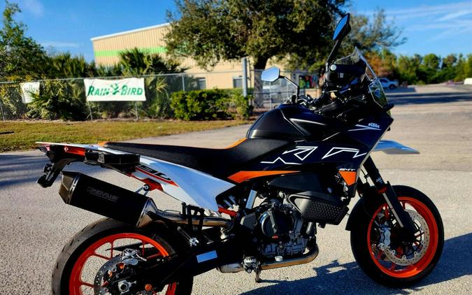 2024 KTM 890 SMT