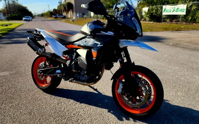 2024 KTM 890 SMT