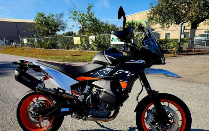 2024 KTM 890 SMT