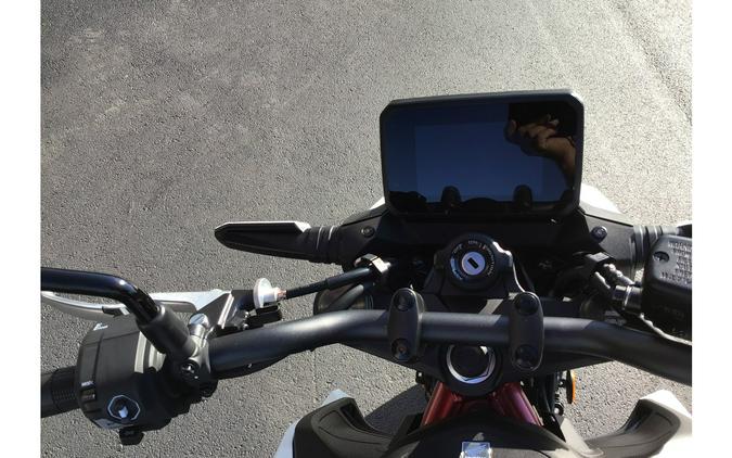 2025 CB750 Hornet Base - Honda