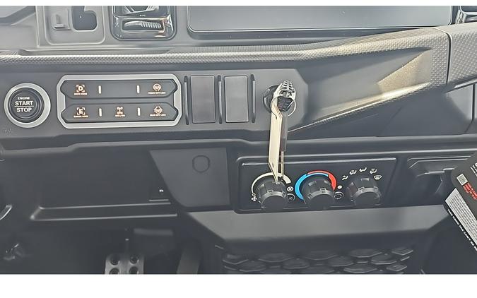 2026 Can-Am DEFENDER XT CAB HD11