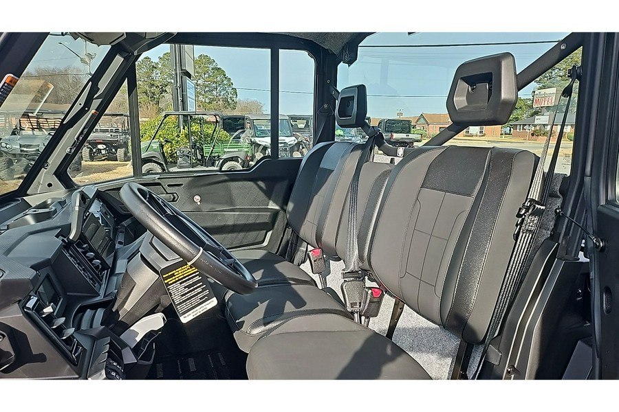 2026 Can-Am DEFENDER XT CAB HD11