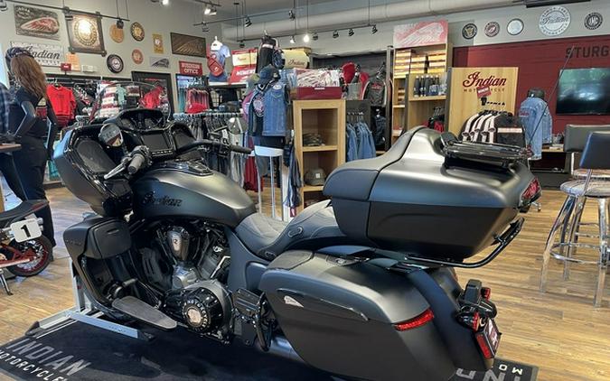 2026 Indian Pursuit Dark Horse 112 W/ Powerband Audio Black