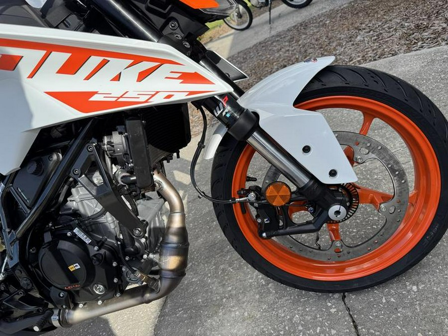 2024 KTM 250 Duke