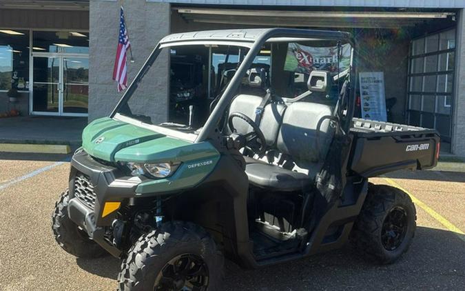 2025 Can-Am Defender HD9
