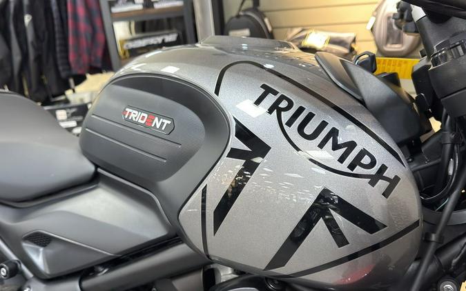 2024 Triumph Trident 660 Silver Ice/Diablo Red