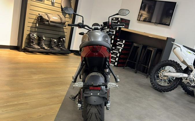 2024 Triumph Trident 660 Silver Ice/Diablo Red