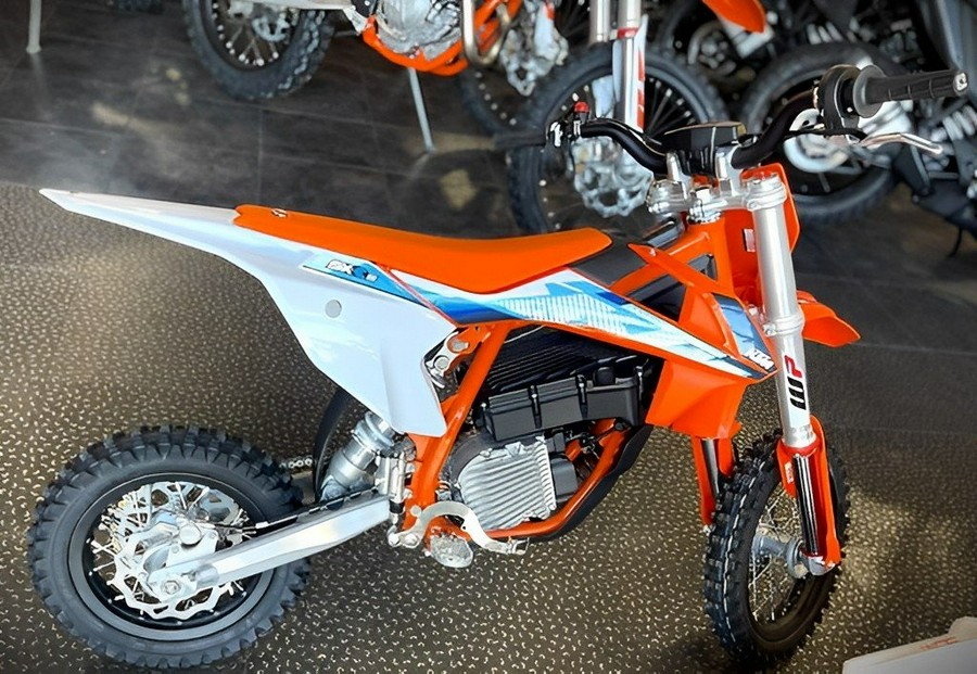 2023 KTM SX-E5