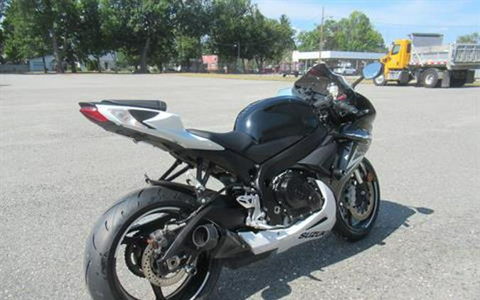 2014 Suzuki GSX-R600™