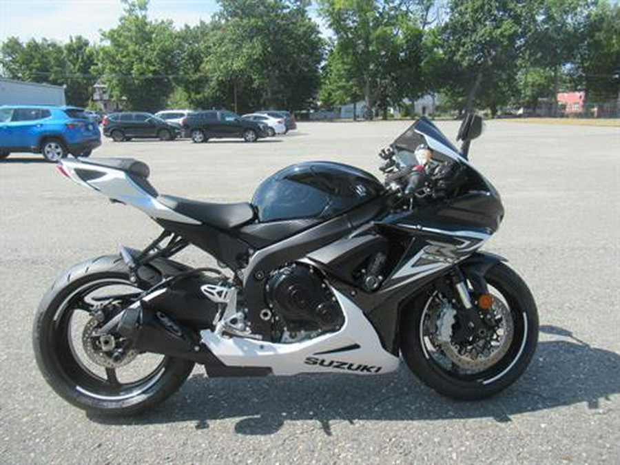 2014 Suzuki GSX-R600™