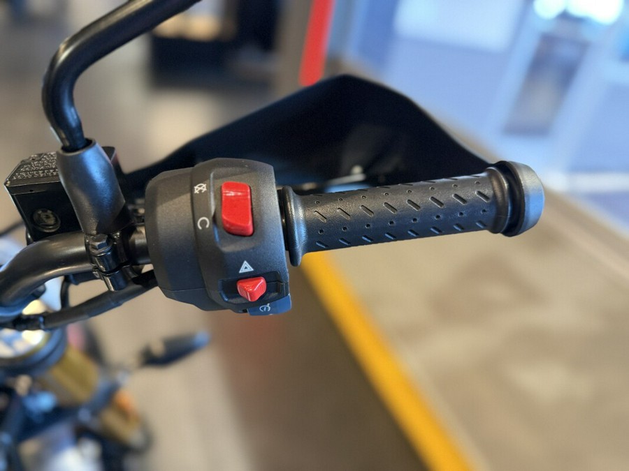 2025 Triumph Scrambler 400 X