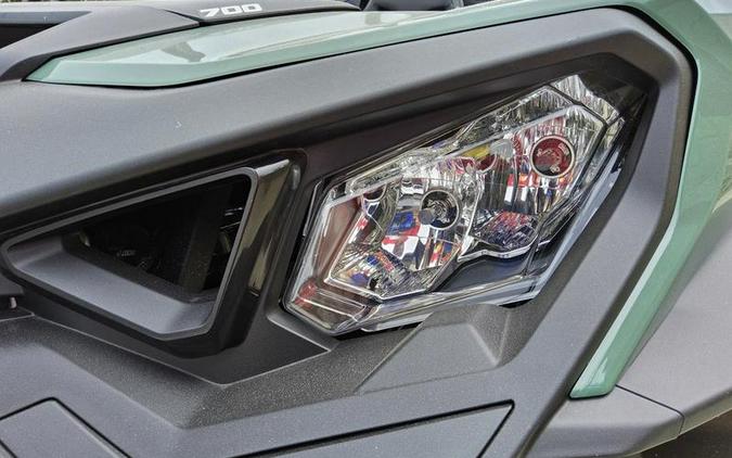 2026 Can-Am® Commander DPS 700