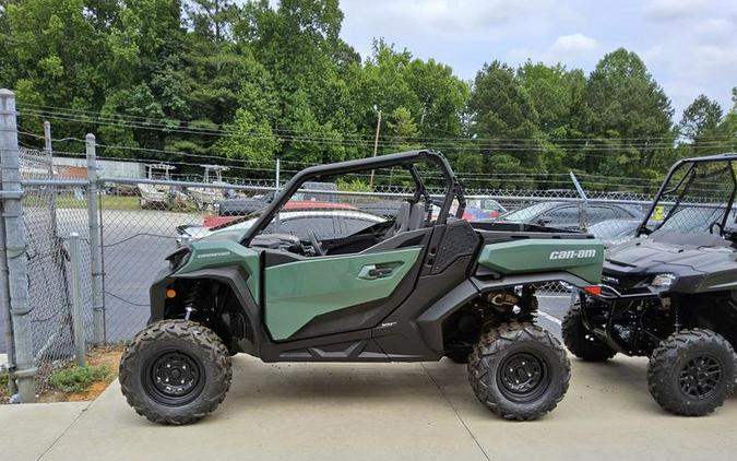 2026 Can-Am® Commander DPS 700