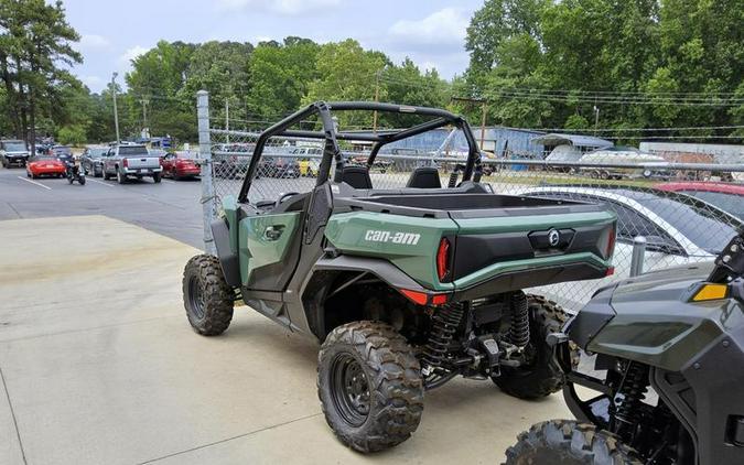 2026 Can-Am® Commander DPS 700