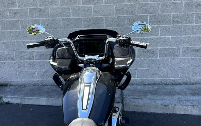 2026 Harley-Davidson® Road Glide 3 VIVID BLACK