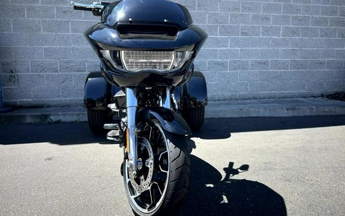 2026 Harley-Davidson® Road Glide 3 VIVID BLACK
