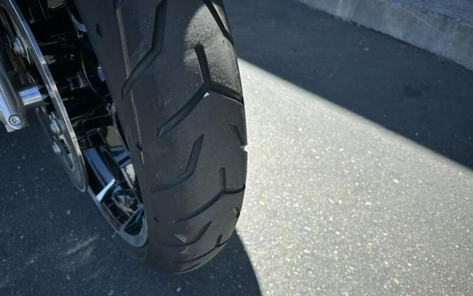 2026 Harley-Davidson® Road Glide 3 VIVID BLACK