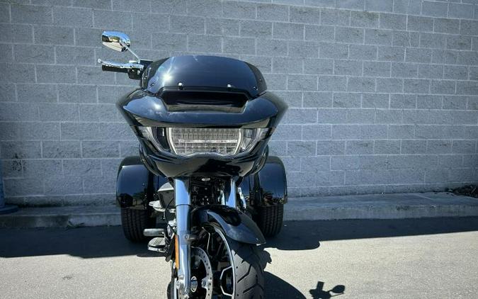 2026 Harley-Davidson® Road Glide 3 VIVID BLACK