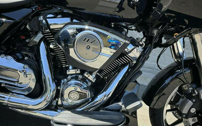 2026 Harley-Davidson® Road Glide 3 VIVID BLACK