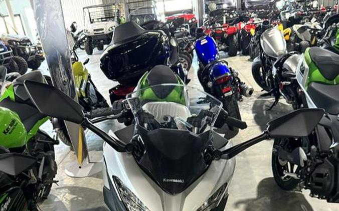 2024 Kawasaki Ninja® e-1 ABS
