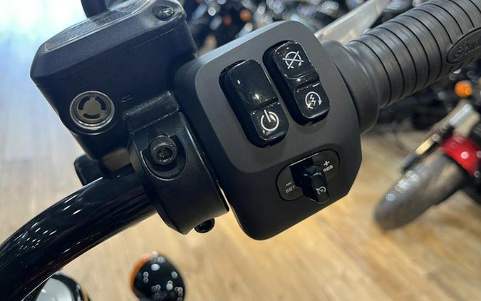 2024 Indian Chief Dark Horse Sunset Red Metallic