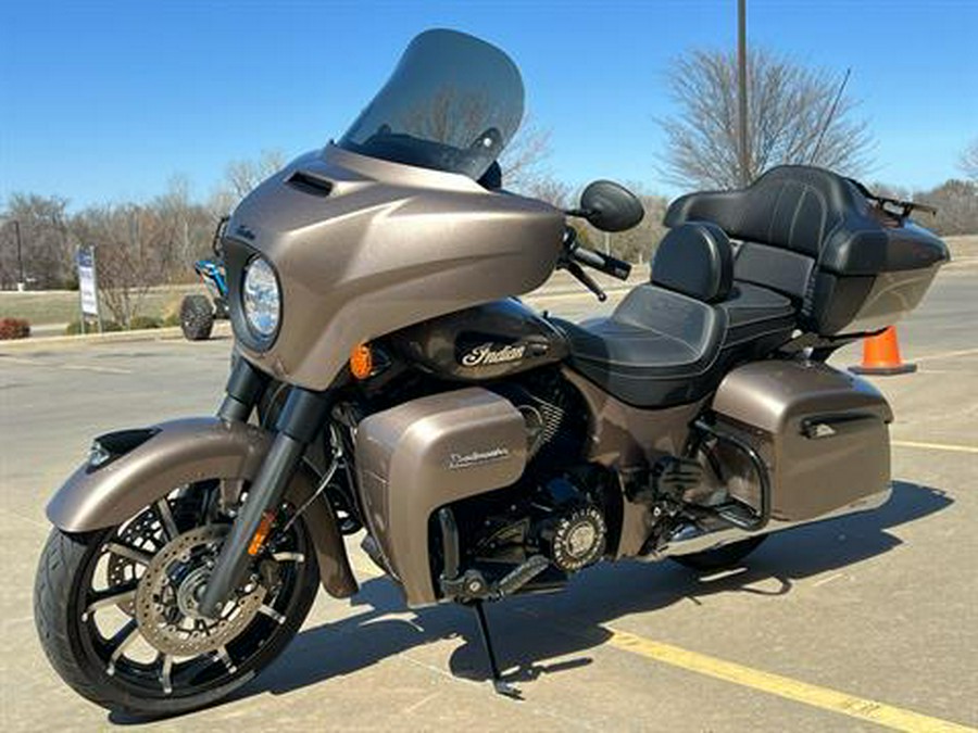 2022 Indian Motorcycle Roadmaster® Dark Horse®