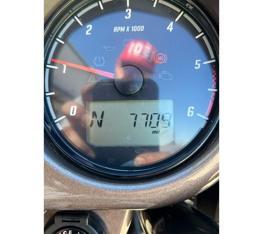 2022 Indian Motorcycle Roadmaster® Dark Horse®