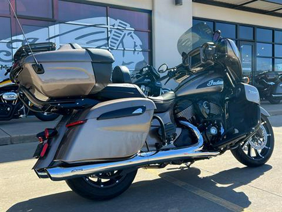 2022 Indian Motorcycle Roadmaster® Dark Horse®