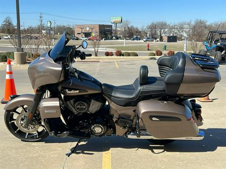 2022 Indian Motorcycle Roadmaster® Dark Horse®