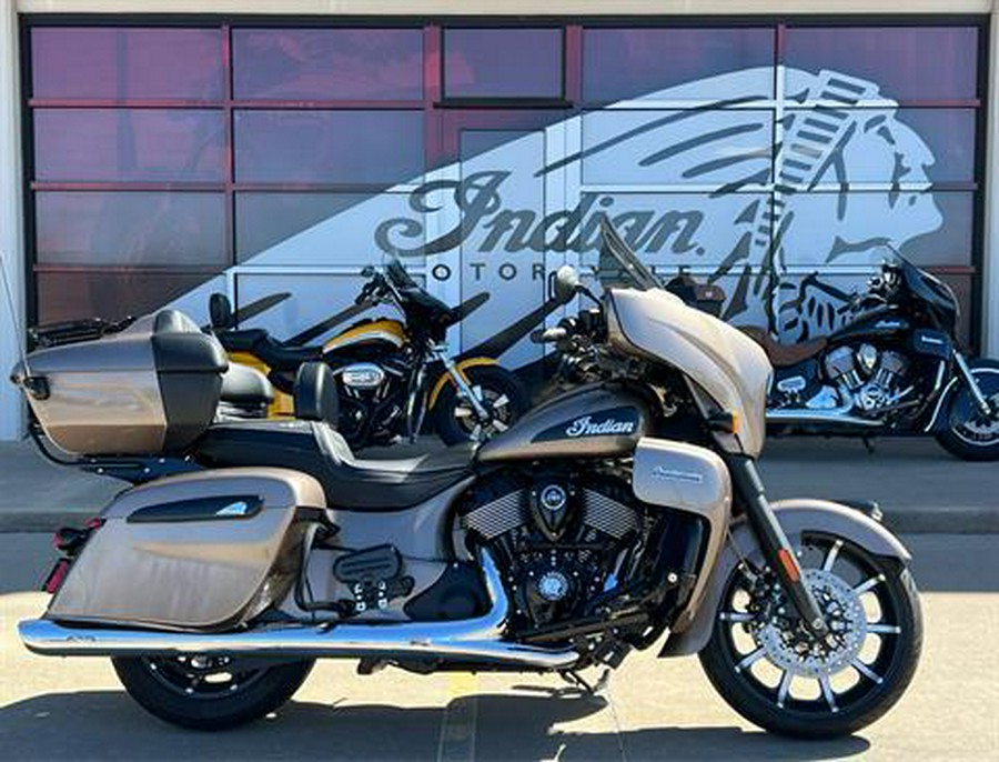 2022 Indian Motorcycle Roadmaster® Dark Horse®