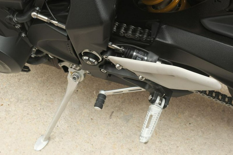 New 2025 Triumph Street Triple 765 RS