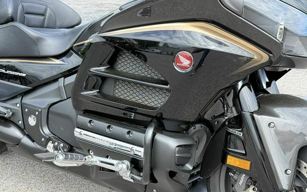 2016 Honda® Gold Wing Audio Comfort Navi XM Grey Metallic/Black