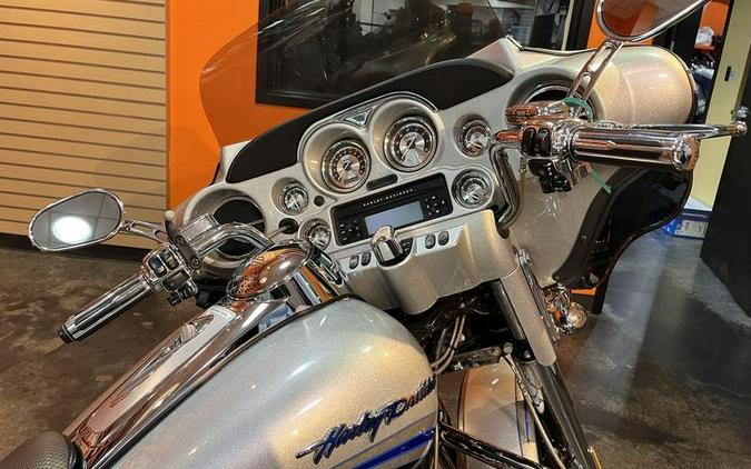 2009 Harley-Davidson® FLHTCUSE - CVO™ Ultra Classic® Electra Glide