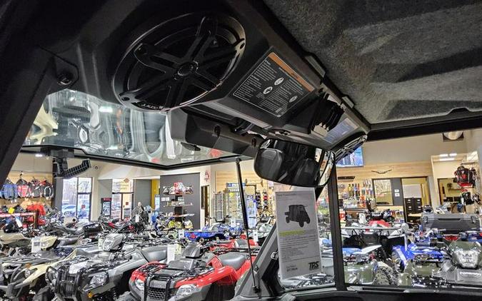 2026 Can-Am® Defender MAX Limited HD11