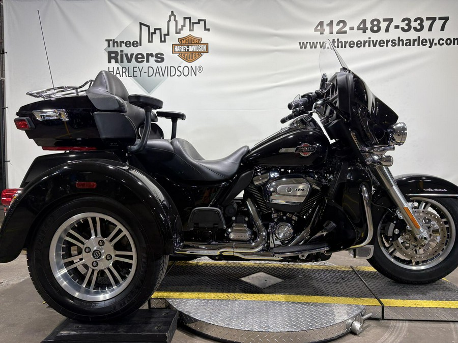 2022 Harley-Davidson Tri Glide Ultra Vivid Black