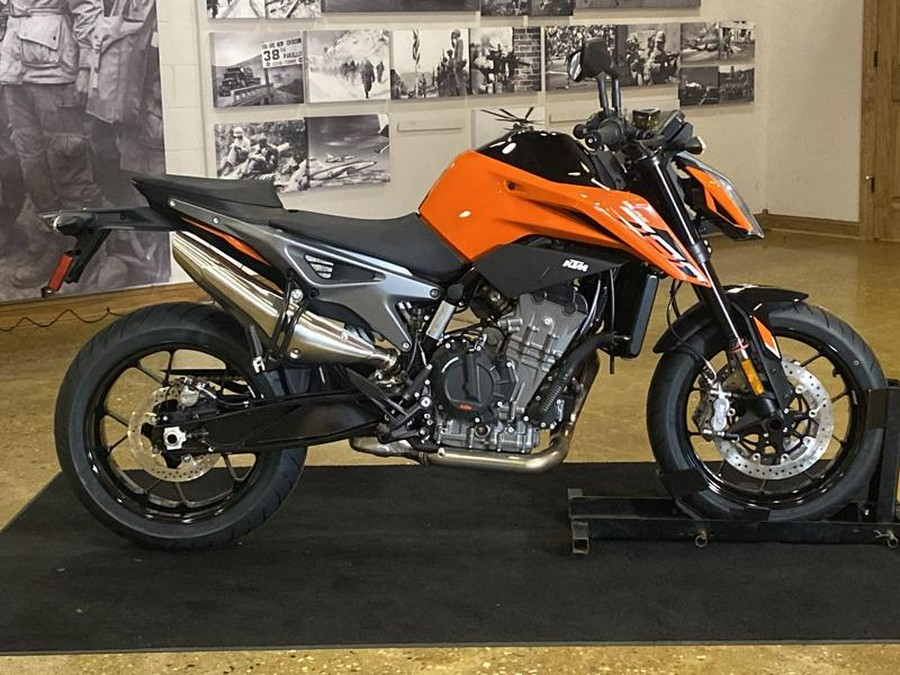 2024 KTM 790 Duke