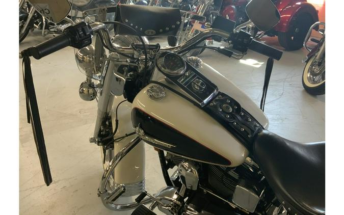 1993 Harley-Davidson® FLSTC HERITAGE SOFTAIL