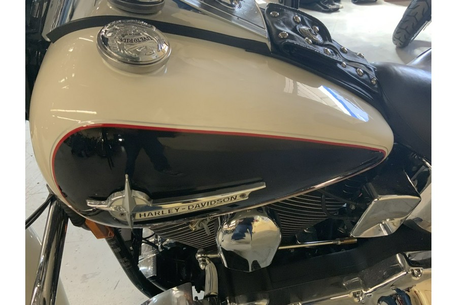 1993 Harley-Davidson® FLSTC HERITAGE SOFTAIL