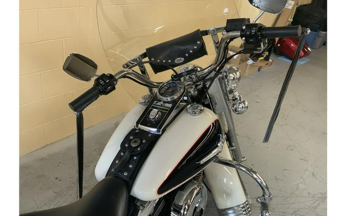 1993 Harley-Davidson® FLSTC HERITAGE SOFTAIL