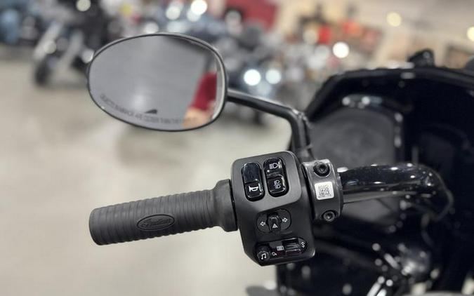 2026 Indian Motorcycle® Challenger® Dark Horse® 112 Chalk with Black Metallic